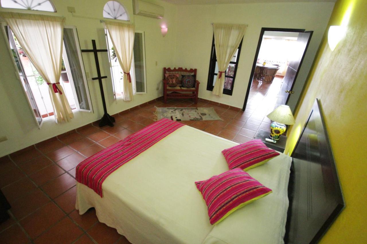 פוארטו ואלארטה La Iguana Vallarta Lgbt Adults Only - Romantic Zone - Party Clubbing Street מראה חיצוני תמונה