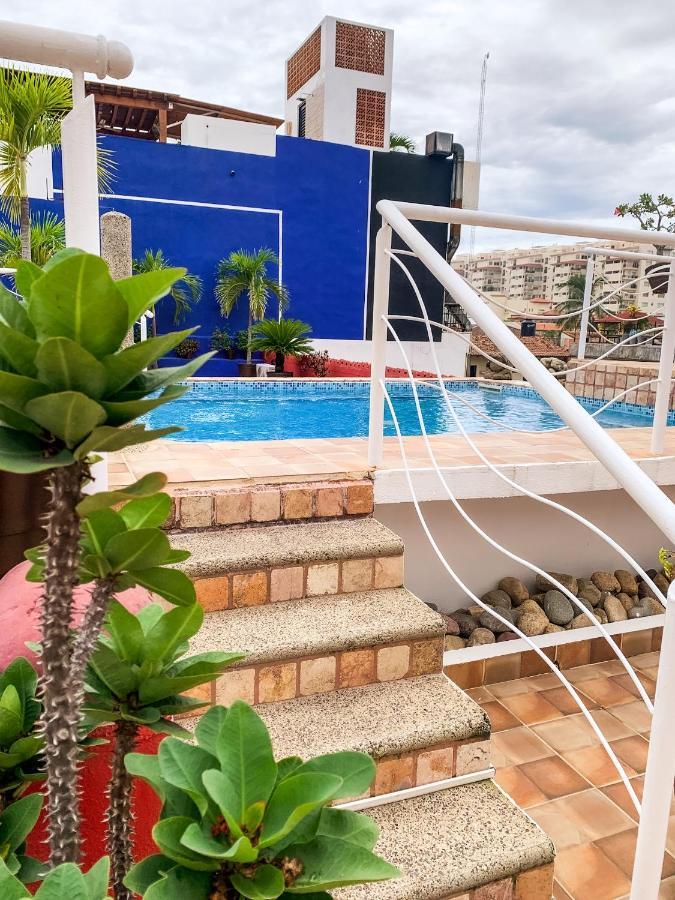 פוארטו ואלארטה La Iguana Vallarta Lgbt Adults Only - Romantic Zone - Party Clubbing Street מראה חיצוני תמונה