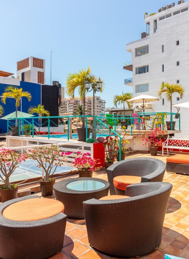 פוארטו ואלארטה La Iguana Vallarta Lgbt Adults Only - Romantic Zone - Party Clubbing Street מראה חיצוני תמונה
