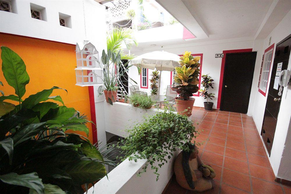 פוארטו ואלארטה La Iguana Vallarta Lgbt Adults Only - Romantic Zone - Party Clubbing Street מראה חיצוני תמונה