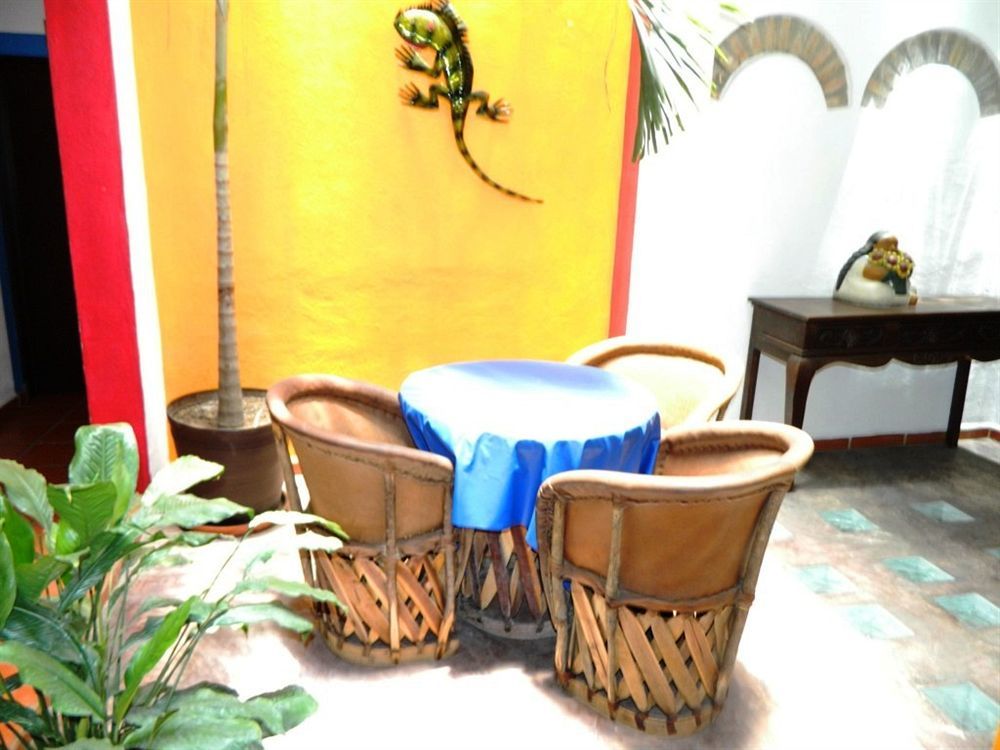 פוארטו ואלארטה La Iguana Vallarta Lgbt Adults Only - Romantic Zone - Party Clubbing Street מראה חיצוני תמונה